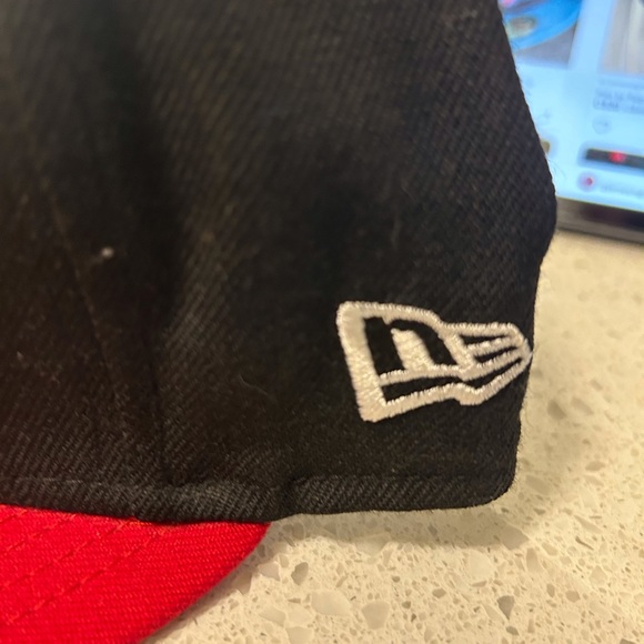 Chicago Blackhawks Fitted Size 7 1/2 - Picture 2 of 7